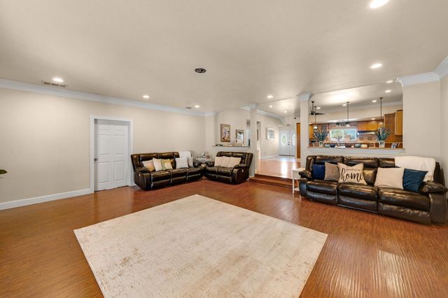 9160 Oak Ave, Orangevale, CA 95662