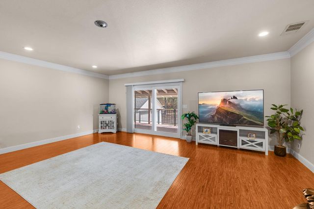 9160 Oak Ave, Orangevale, CA 95662