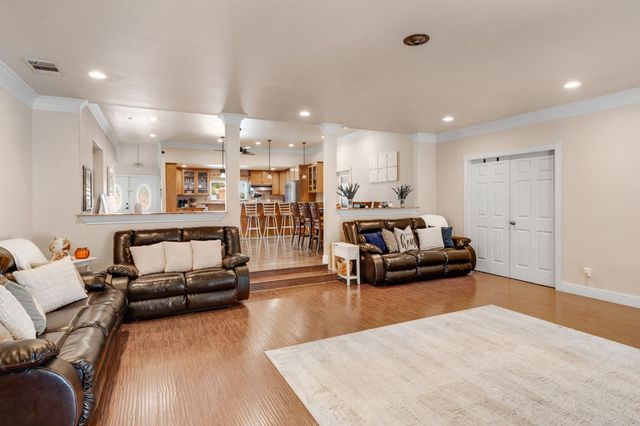 9160 Oak Ave, Orangevale, CA 95662
