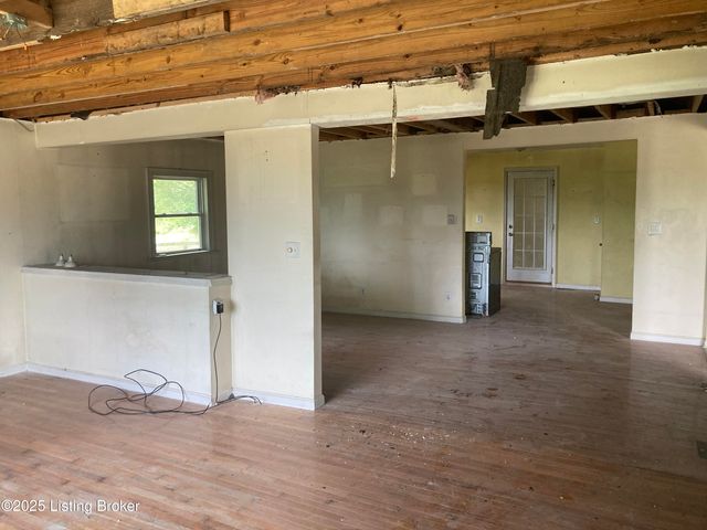 407 Pleasureville Rd, Pleasureville, KY 40057