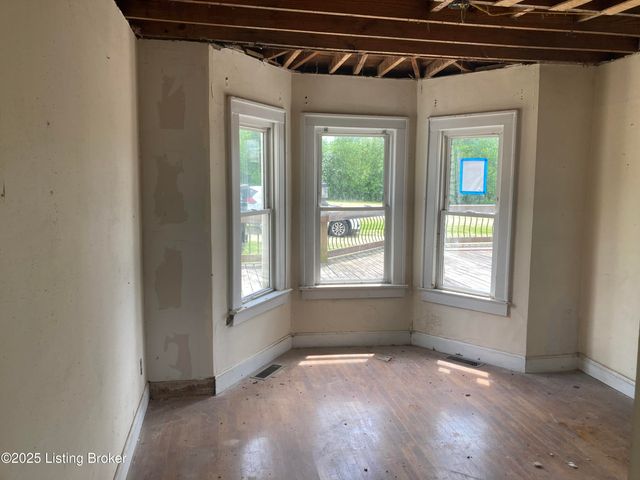 407 Pleasureville Rd, Pleasureville, KY 40057