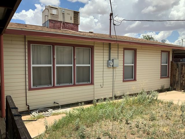 1126 S Katherine, Crane, TX 79731