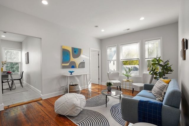 11 Tufts St 6, Cambridge, MA 02139