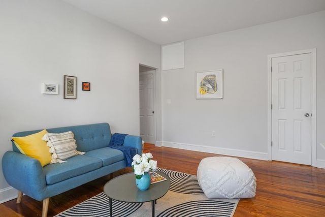 11 Tufts St 6, Cambridge, MA 02139