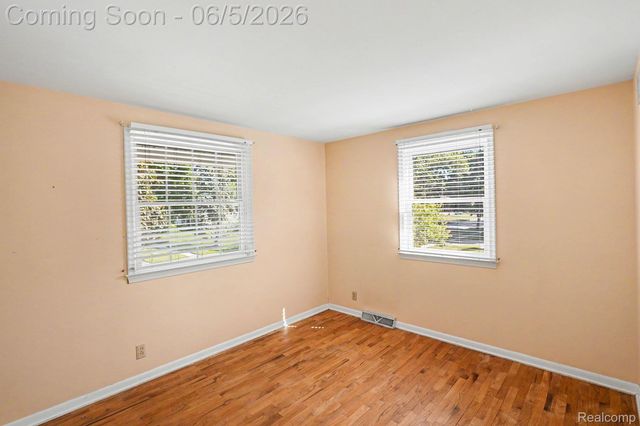 522 Old Bridge Road, Grand Blanc, MI 48439