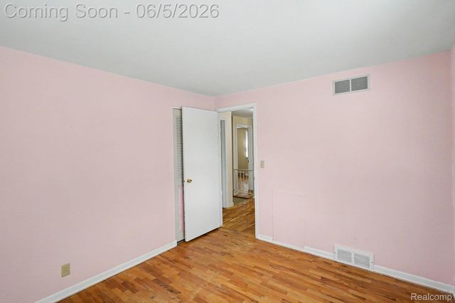 522 Old Bridge Road, Grand Blanc, MI 48439
