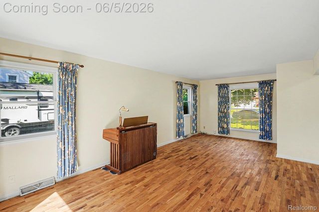 522 Old Bridge Road, Grand Blanc, MI 48439