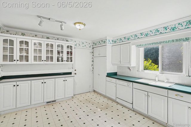 522 Old Bridge Road, Grand Blanc, MI 48439