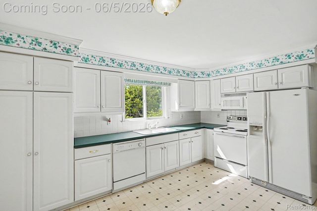 522 Old Bridge Road, Grand Blanc, MI 48439