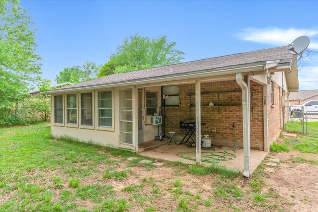 721 Water Crest Circle, Canton, TX 75103