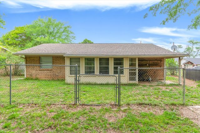 721 Water Crest Circle, Canton, TX 75103