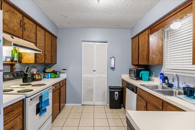 721 Water Crest Circle, Canton, TX 75103