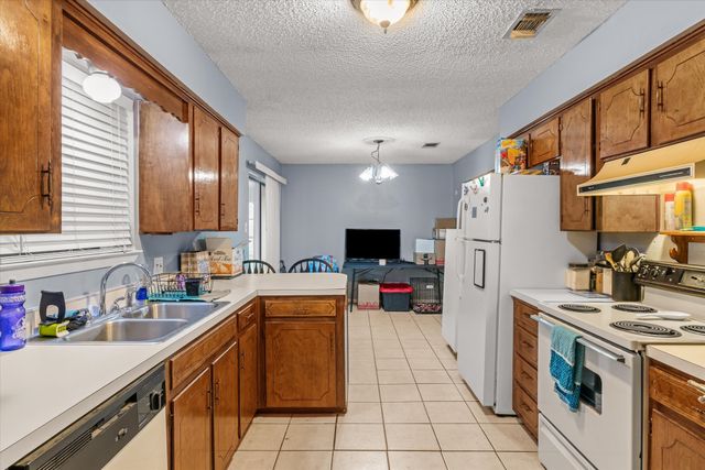 721 Water Crest Circle, Canton, TX 75103