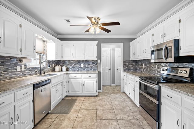 1213 N Wingate Way, Maryville, TN 37803