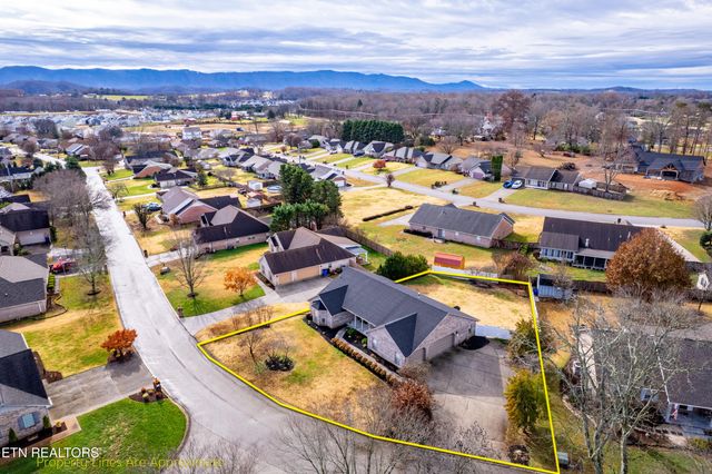 1213 N Wingate Way, Maryville, TN 37803