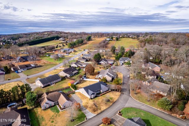 1213 N Wingate Way, Maryville, TN 37803