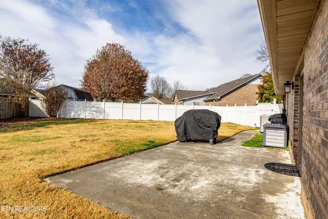 1213 N Wingate Way, Maryville, TN 37803