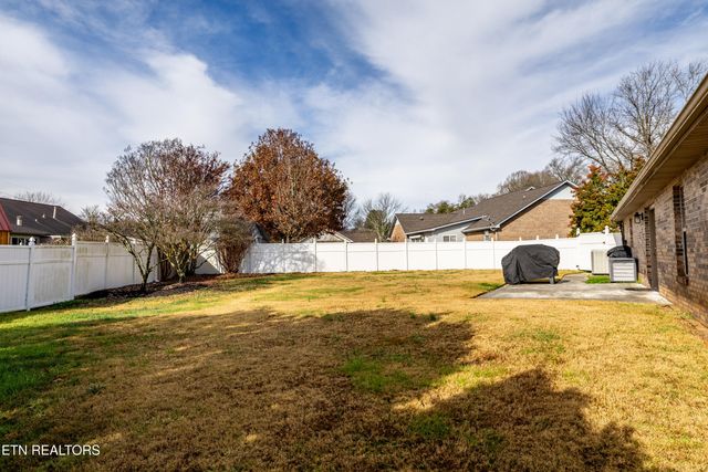 1213 N Wingate Way, Maryville, TN 37803