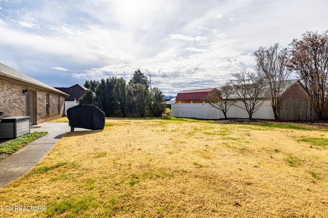 1213 N Wingate Way, Maryville, TN 37803