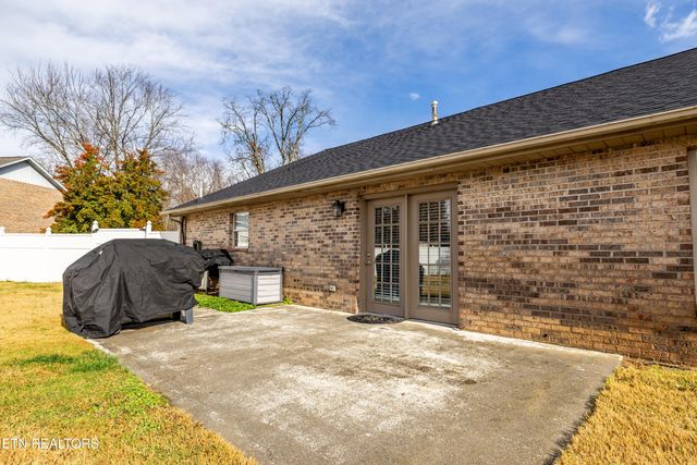 1213 N Wingate Way, Maryville, TN 37803