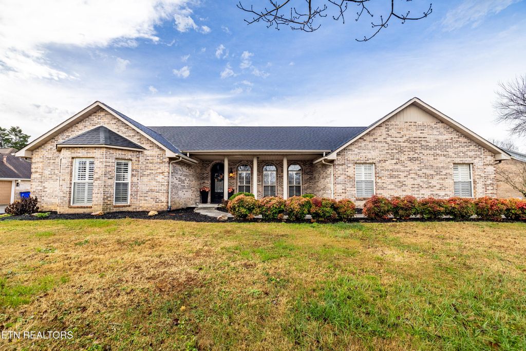 1213 N Wingate Way, Maryville, TN 37803