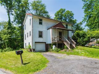 8 E Green Road, Rock Tavern, NY 12575