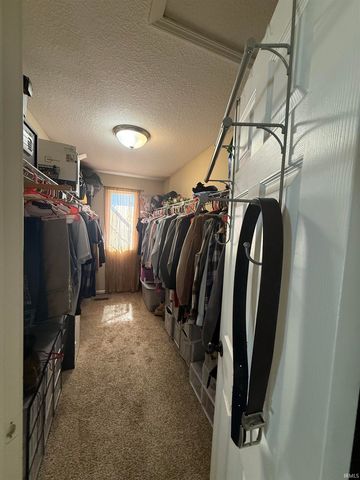 802 BELLINGHAM Drive, Huntington, IN 46750