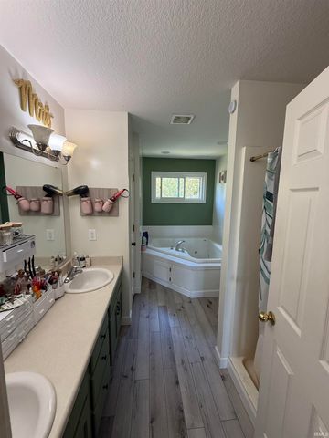 802 BELLINGHAM Drive, Huntington, IN 46750