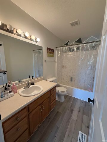 802 BELLINGHAM Drive, Huntington, IN 46750