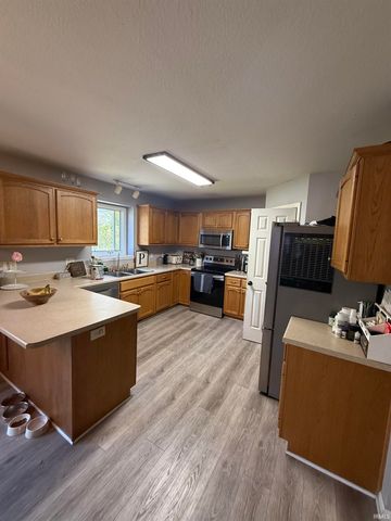 802 BELLINGHAM Drive, Huntington, IN 46750