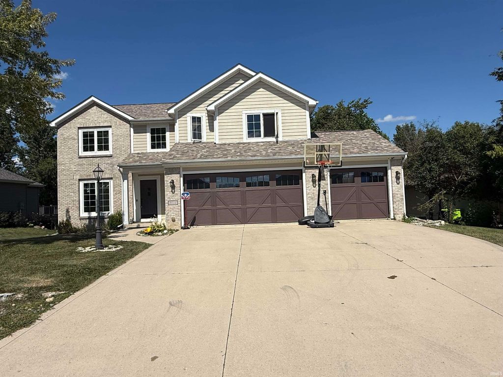 802 BELLINGHAM Drive, Huntington, IN 46750