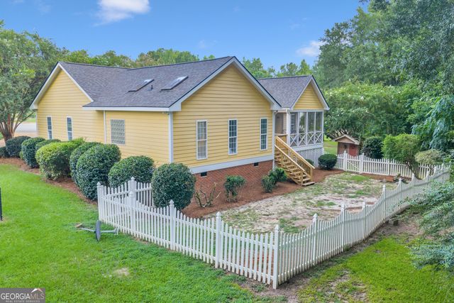 104 Westlake Circle, Americus, GA 31709