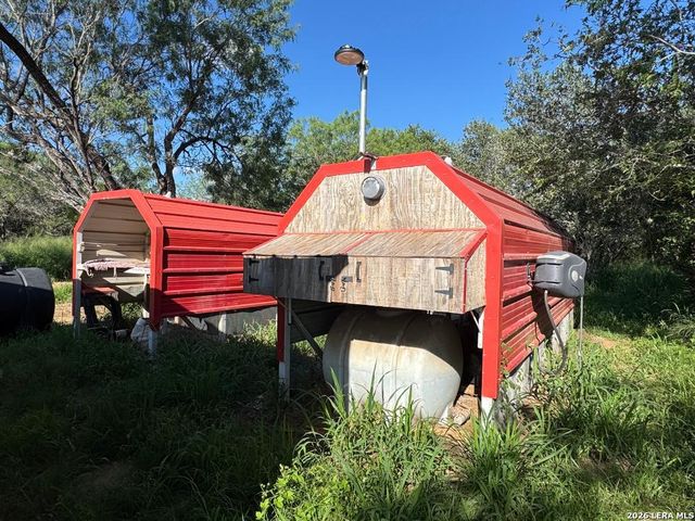 5349 Leal Road, Pleasanton, TX 78064