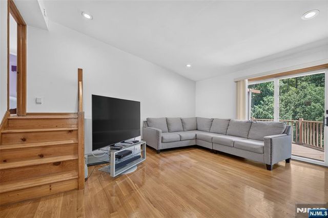 18-05 Saddle River Road, Fair Lawn, NJ 07410