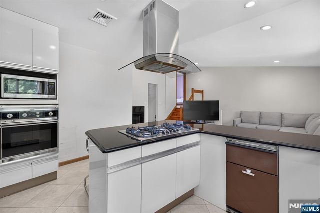18-05 Saddle River Road, Fair Lawn, NJ 07410