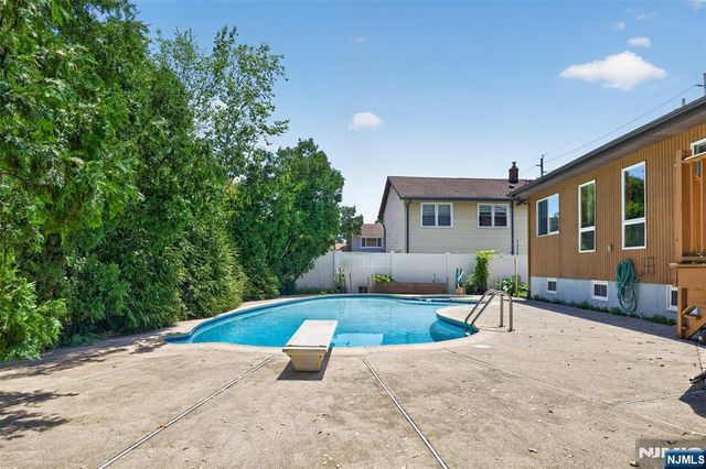 18-05 Saddle River Road, Fair Lawn, NJ 07410