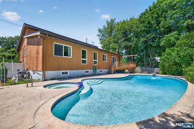 18-05 Saddle River Road, Fair Lawn, NJ 07410