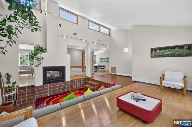 18-05 Saddle River Road, Fair Lawn, NJ 07410