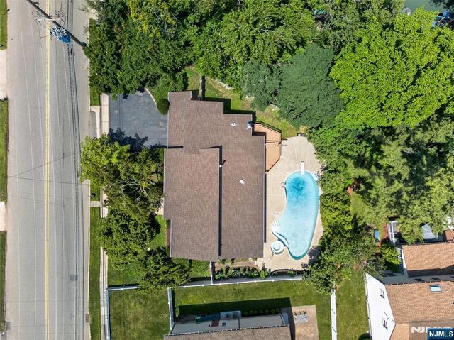 18-05 Saddle River Road, Fair Lawn, NJ 07410