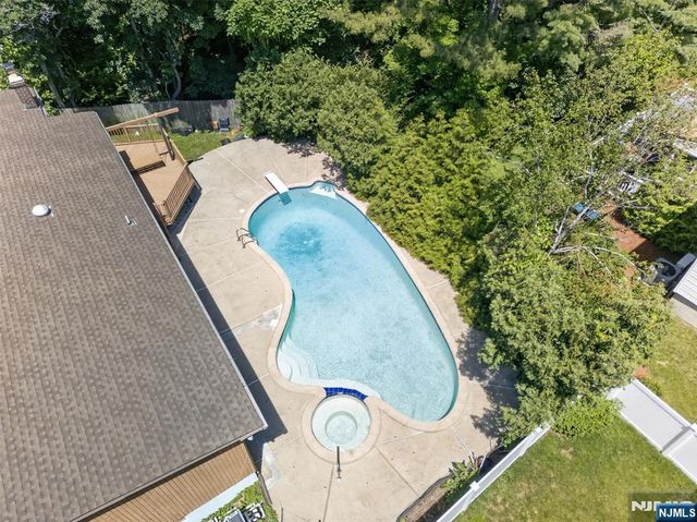 18-05 Saddle River Road, Fair Lawn, NJ 07410