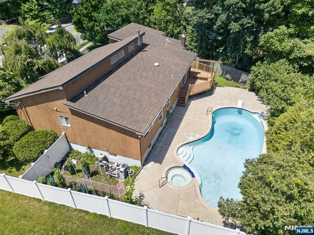 18-05 Saddle River Road, Fair Lawn, NJ 07410