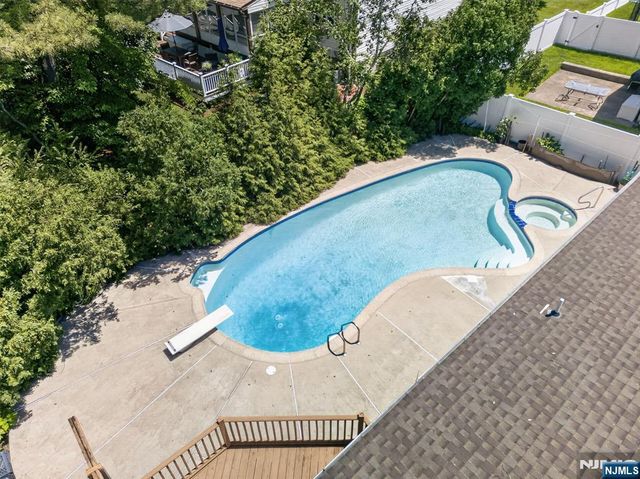 18-05 Saddle River Road, Fair Lawn, NJ 07410
