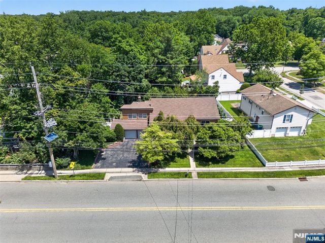 18-05 Saddle River Road, Fair Lawn, NJ 07410