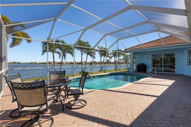 2202 Grove DR, Naples, FL 34120