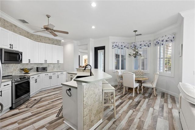 2202 Grove DR, Naples, FL 34120