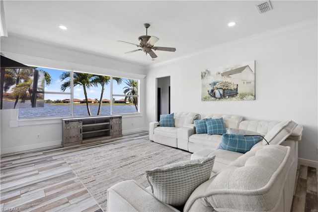 2202 Grove DR, Naples, FL 34120