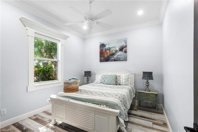 2202 Grove DR, Naples, FL 34120