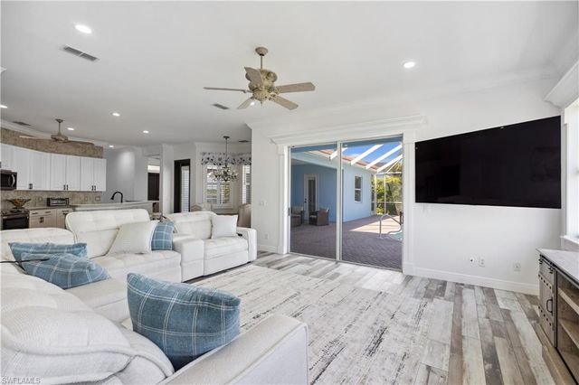 2202 Grove DR, Naples, FL 34120