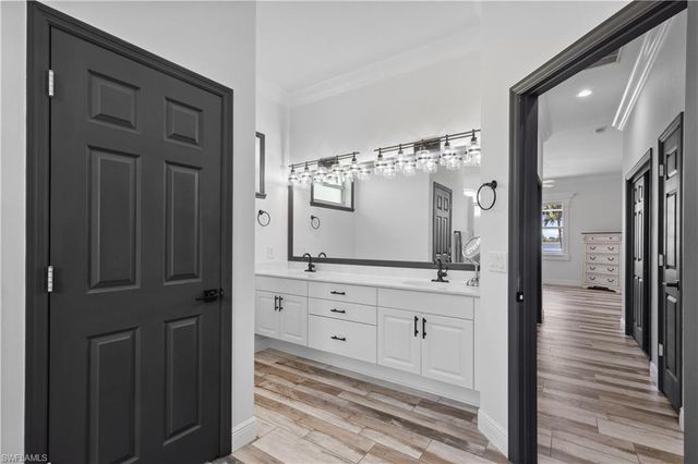 2202 Grove DR, Naples, FL 34120