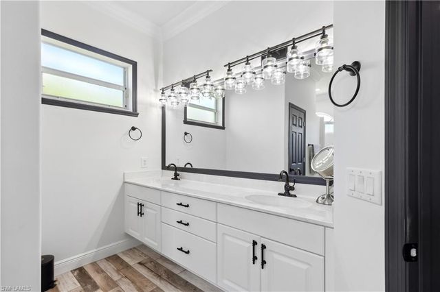 2202 Grove DR, Naples, FL 34120
